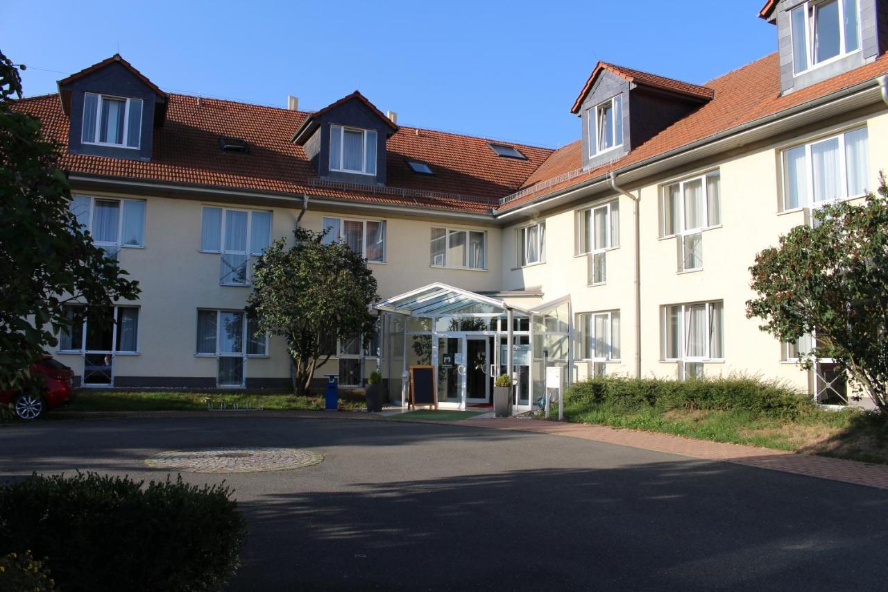 Hotel Ilmtal Mellingen Екстериор снимка